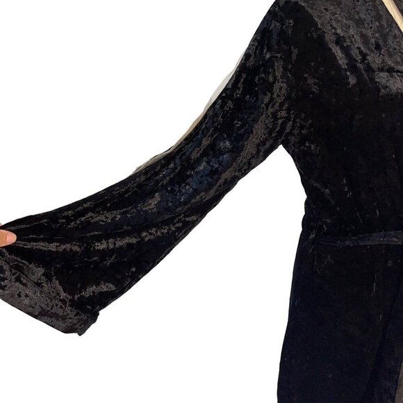 Savage X Fenty Womens Robe Size Medium Black Velvet Belt V Neck Long Sleeve - Picture 3 of 8
